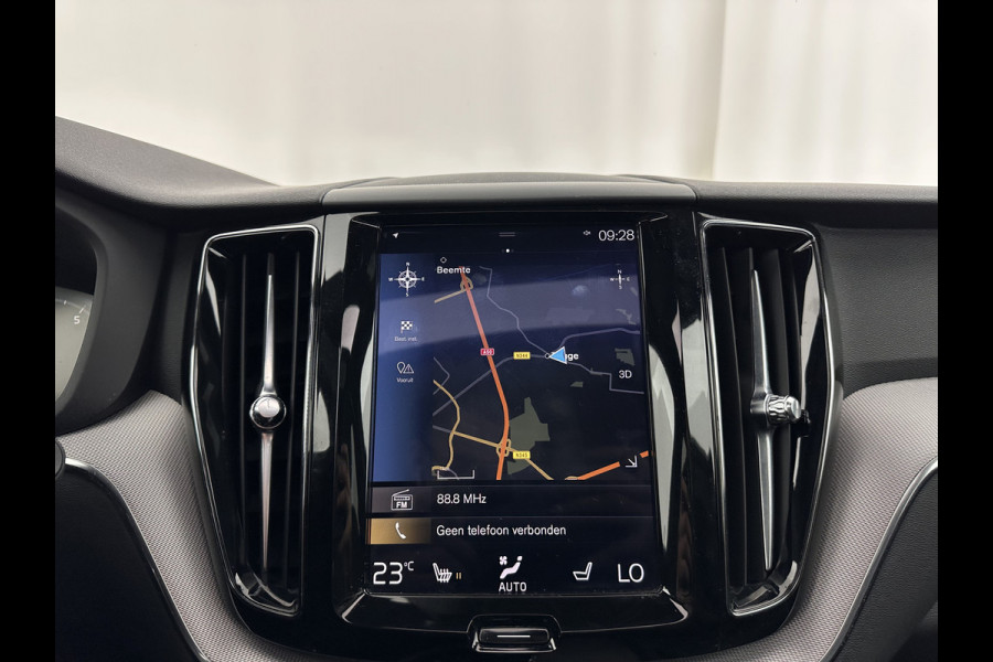 Volvo XC60 2.0 B5 Business Pro R-Design (INCL.BTW) Aut. *PANO | LUXURY-LEATHER | FULL-LEATHER | MEMORY-PACK | HEATED-SPORTSEATS | CAMERA | NAVI-FULLMAP | SHIFT-PADDLES | PRIVACY-GLASS | AIR-SUSPENSION | ECC | PDC | CRUISE | 19''ALU