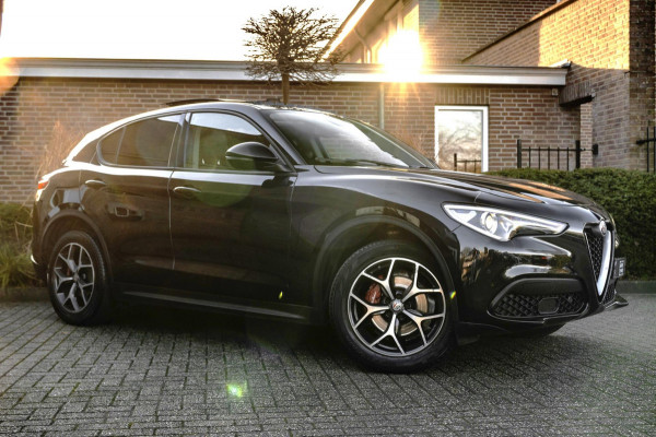 Alfa Romeo Stelvio 2.0 T AWD B-Tech Q4 200 PK Pano Adaptive Leder Camera 19''