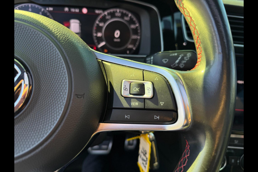 Volkswagen Golf 2.0 TSI GTI Performance Pano Virtual 245 PK ACC Camera standkachel trekhaak