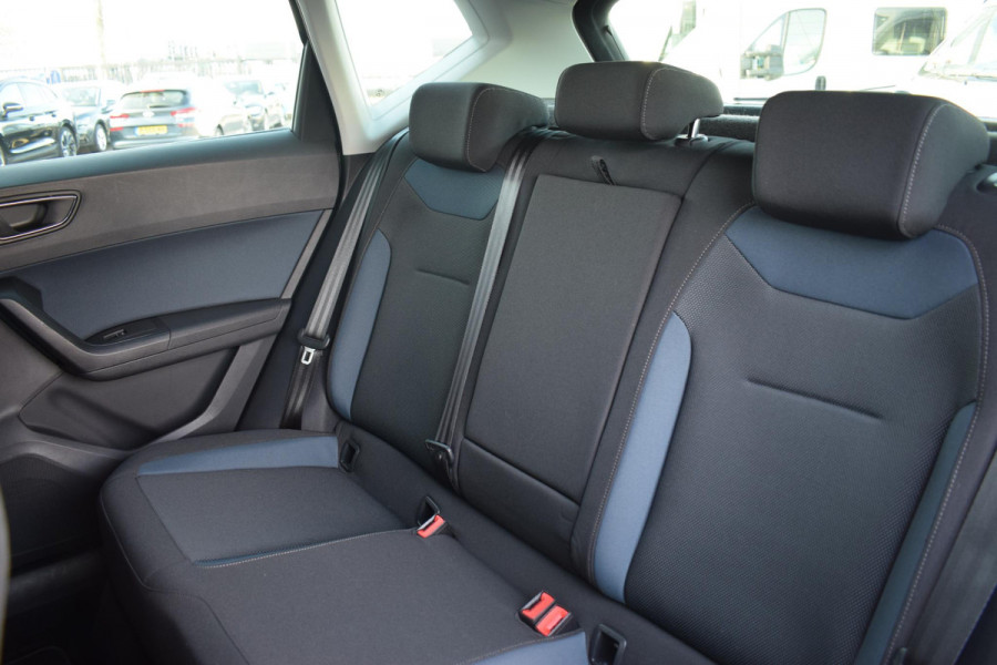 Seat Ateca 1.0 EcoTSI Style Business Intense | Trekhaak | Apple CarPlay | Camera | Climate