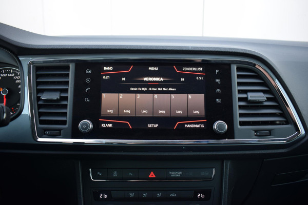 Seat Ateca 1.0 EcoTSI Style Business Intense | Trekhaak | Apple CarPlay | Camera | Climate