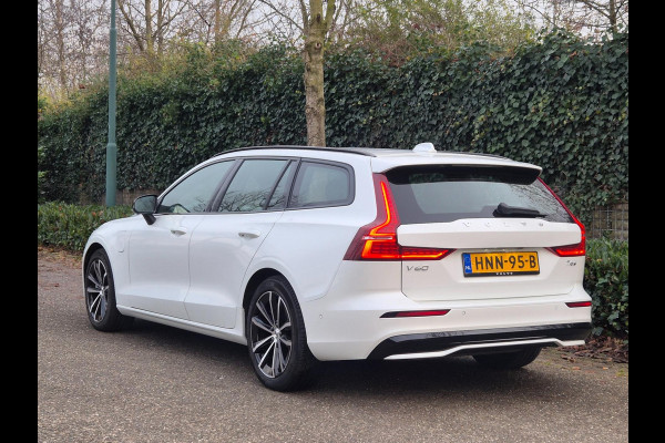 Volvo V60 2.0 T6 hybrid AWD Plus Dark 388PK KRISTAL Autopilot +70km Hyrbride BTW Volle optielijst Adaptieve cruise control CarPlay