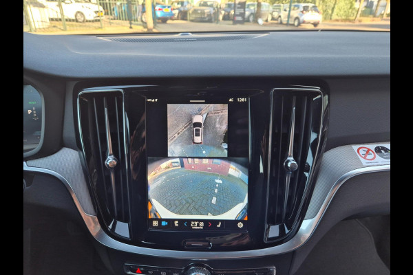 Volvo V60 2.0 T6 hybrid AWD Plus Dark 388PK KRISTAL Autopilot +70km Hyrbride BTW Volle optielijst Adaptieve cruise control CarPlay