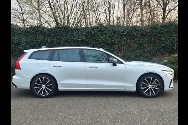 Volvo V60 2.0 T6 hybrid AWD Plus Dark 388PK KRISTAL Autopilot +70km Hyrbride BTW Volle optielijst Adaptieve cruise control CarPlay