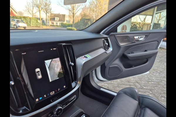 Volvo V60 2.0 T6 hybrid AWD Plus Dark 388PK KRISTAL Autopilot +70km Hyrbride BTW Volle optielijst Adaptieve cruise control CarPlay