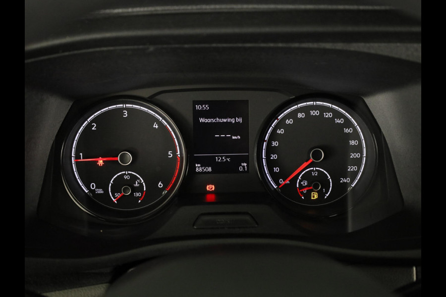 Volkswagen Transporter 2.0 TDI L2H1 32 110 pk | Navigatie via App | Trekhaak | Parkeersensoren achter | Cruise control |