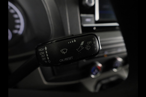 Volkswagen Transporter 2.0 TDI L2H1 32 110 pk | Navigatie via App | Trekhaak | Parkeersensoren achter | Cruise control |