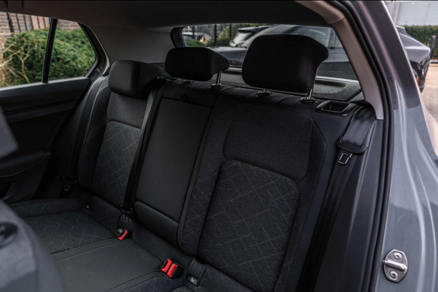 Volkswagen Golf 1.0 TSI Life 110 PK 1e Eig Adaptive Pano Sfeerverl. LED 17''