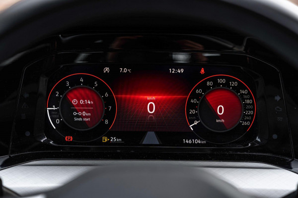 Volkswagen Golf 1.0 TSI Life 110 PK 1e Eig Adaptive Pano Sfeerverl. LED 17''