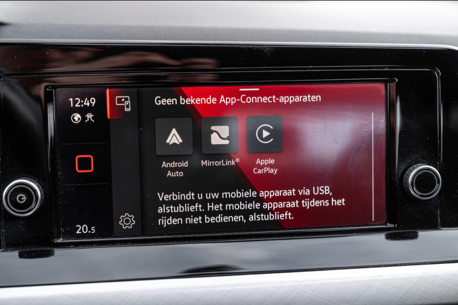 Volkswagen Golf 1.0 TSI Life 110 PK 1e Eig Adaptive Pano Sfeerverl. LED 17''