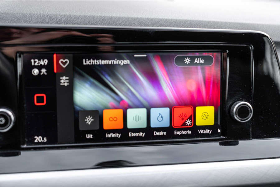 Volkswagen Golf 1.0 TSI Life 110 PK 1e Eig Adaptive Pano Sfeerverl. LED 17''