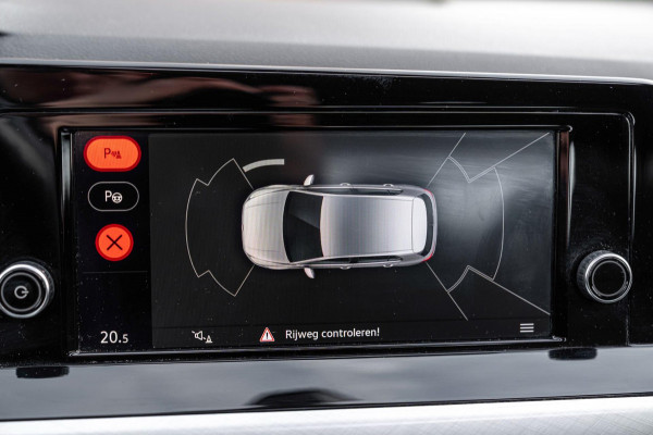 Volkswagen Golf 1.0 TSI Life 110 PK 1e Eig Adaptive Pano Sfeerverl. LED 17''