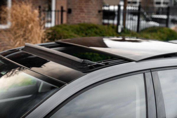 Volkswagen Golf 1.0 TSI Life 110 PK 1e Eig Adaptive Pano Sfeerverl. LED 17''