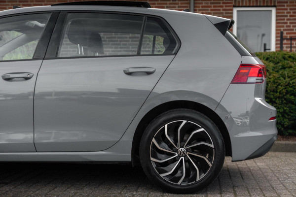Volkswagen Golf 1.0 TSI Life 110 PK 1e Eig Adaptive Pano Sfeerverl. LED 17''