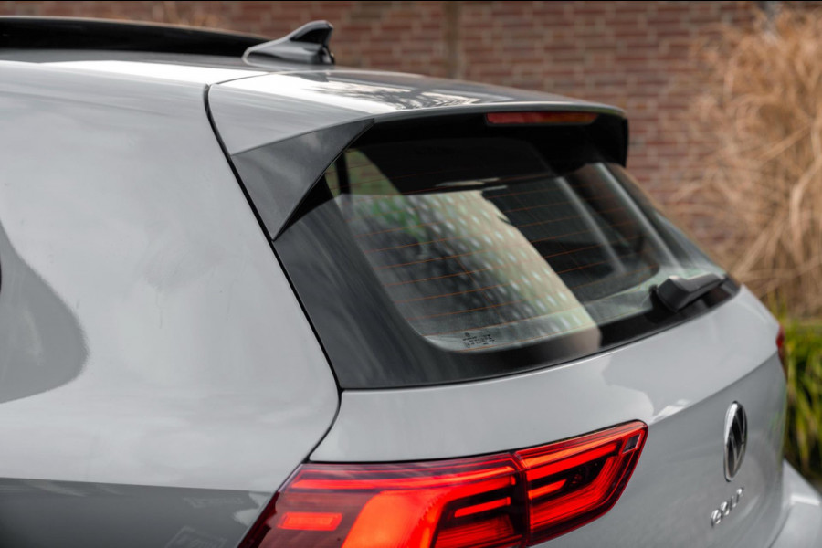 Volkswagen Golf 1.0 TSI Life 110 PK 1e Eig Adaptive Pano Sfeerverl. LED 17''