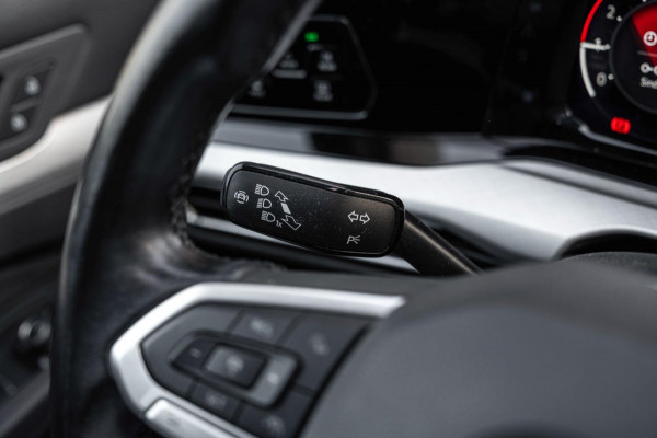 Volkswagen Golf 1.0 TSI Life 110 PK 1e Eig Adaptive Pano Sfeerverl. LED 17''