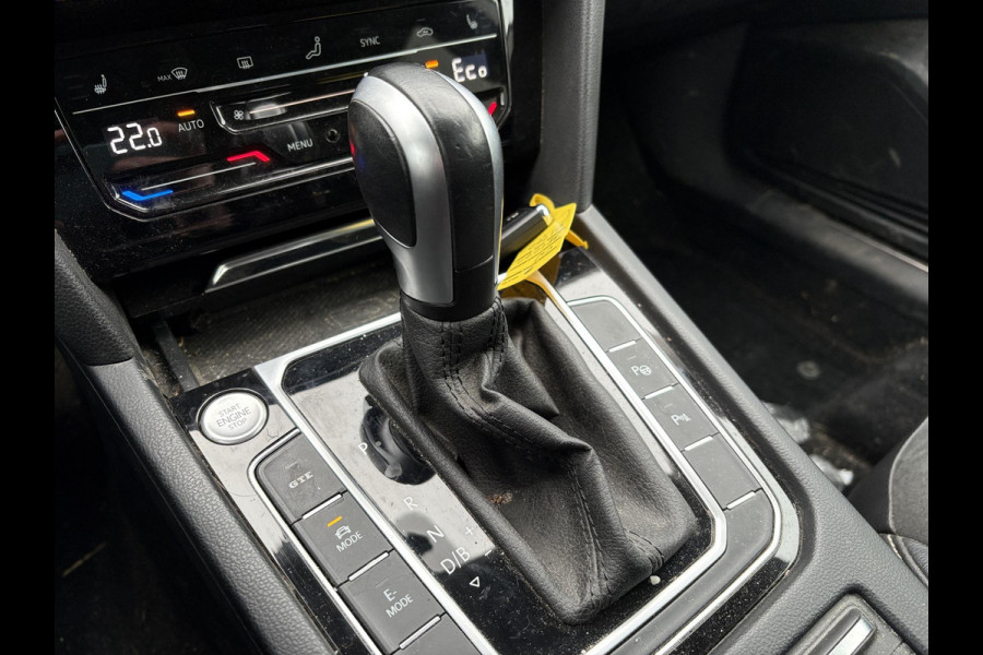 Volkswagen Arteon Shooting Brake 1.4 TSI eHybrid Elegance Business+ | Wegklapbare Trekhaak | Stoelverwarming | Stuurwielverwarming | Camera | Side Assist | Comfort stoelen elektrisch verstelbaar