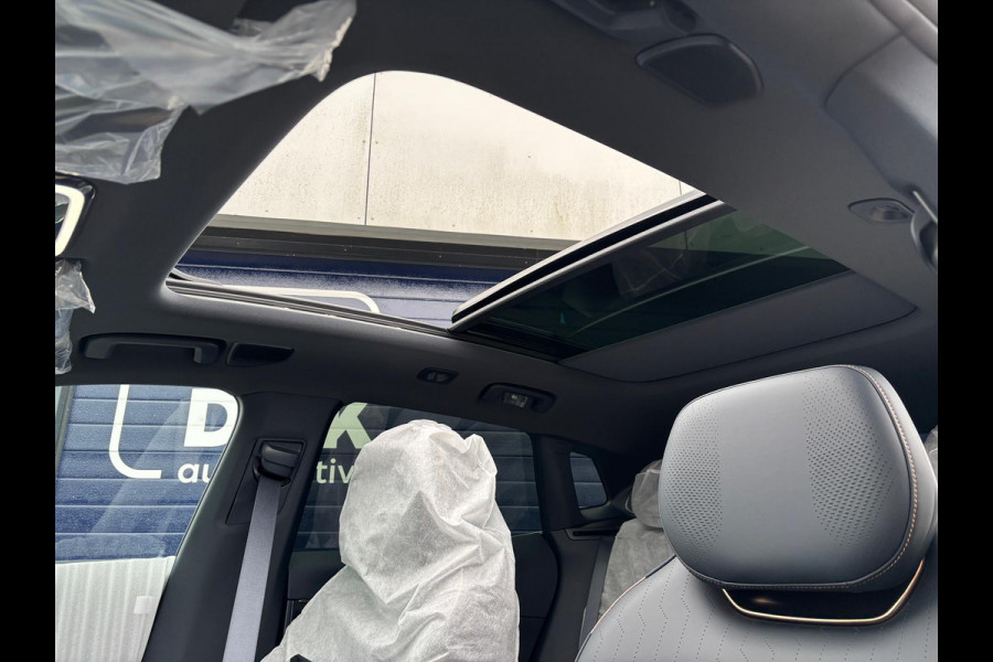 Lynk & Co 08 1.5 More NIEUW MODEL Panoramadak, Camera's, Harman / Kardon geluid installatie