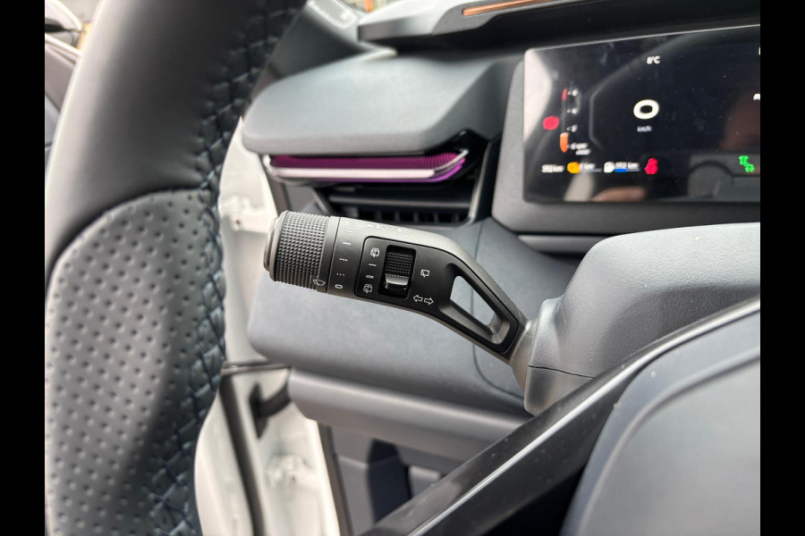 Lynk & Co 08 1.5 More NIEUW MODEL Panoramadak, Camera's, Harman / Kardon geluid installatie