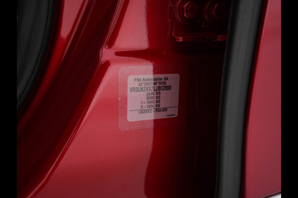 Peugeot e-2008 EV Allure 50 kWh [ 3-Fase ] {SOH-84%} (INCL-BTW) *PANO | LEATHER-FABRIC | FULL-LED | SPORT-SEATS | DIGI-COCKPIT | CAMERA | KEYLESS | PRIVACY-GLASS | DAB+ | NAVI-FULLMAP | ECC | CARPLAY | LANE-ASSIST | PDC | CRUISE | 17''ALU*