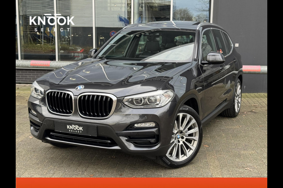 BMW X3 xDrive20i High Executive / Panoramadak / Adaptive LED / Camera / Navigatiesysteem Professional /  Trekhaak / Sportstoel / HiFi Luidsprekersysteem / Stoelverwarming / 20" velgen / Dakreling