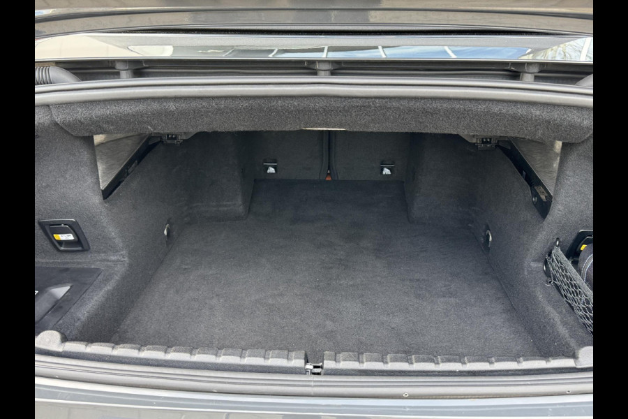 BMW 8 Serie M850i xDrive High Executive / 20 Inch / Active Cruise control / M Carbon exterieur / Soft close / Active Steering / Laserlicht