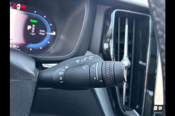 Volvo XC60 2.0 T6 Plug-in hybrid AWD Plus Dark Lichtmetalen Velgen, Panorama Dak, Camera, Lederen bekleding
