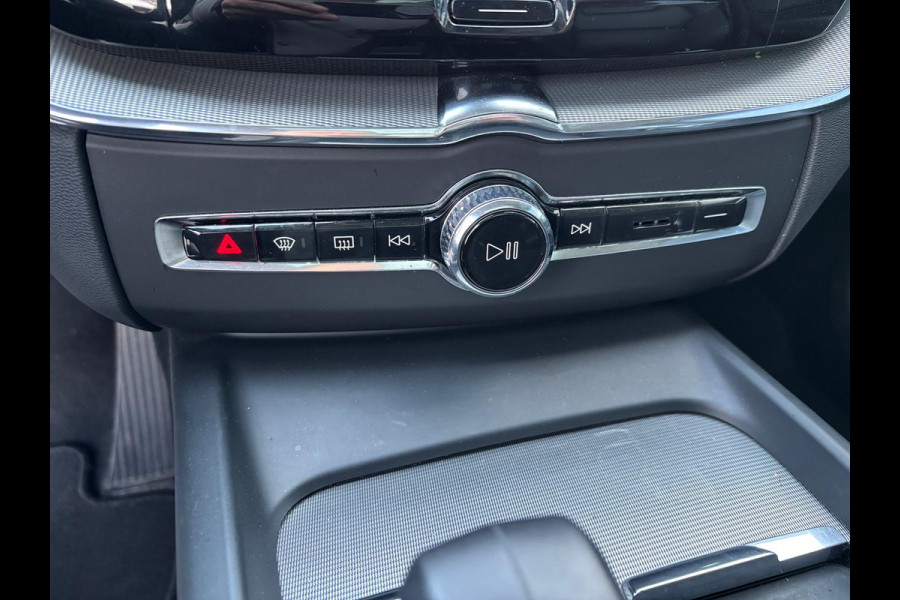 Volvo XC60 2.0 T6 Plug-in hybrid AWD Plus Dark Lichtmetalen Velgen, Panorama Dak, Camera, Lederen bekleding