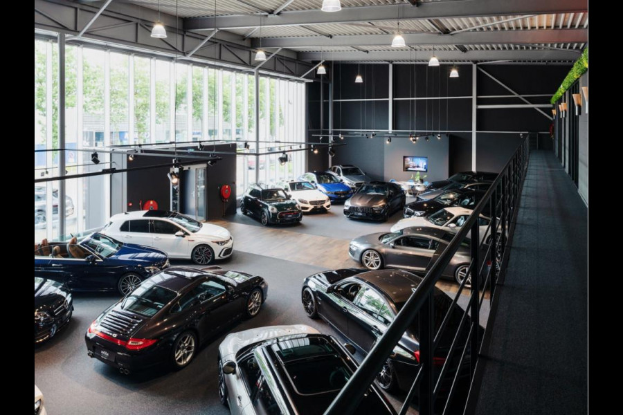 BMW 5 Serie Touring 530i xDrive High Executive M Sport Pakket Automaat / Panoramadak / Trekhaak / Integrale Actieve Besturing / Stoelventilatie / Driving Assistant Professional / Bowers & Wilkins / Laserlight / M Sportremsysteem / Soft Close