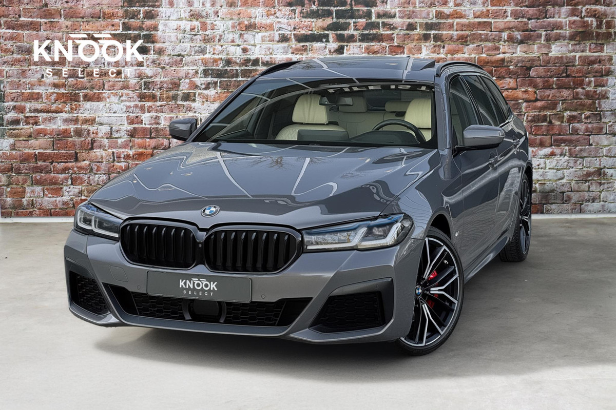 BMW 5 Serie Touring 530i xDrive High Executive M Sport Pakket Automaat / Panoramadak / Trekhaak / Integrale Actieve Besturing / Stoelventilatie / Driving Assistant Professional / Bowers & Wilkins / Laserlight / M Sportremsysteem / Soft Close