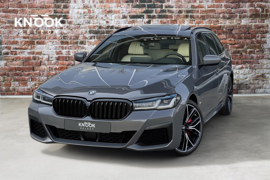 BMW 5 Serie Touring 530i xDrive High Executive M Sport Pakket Automaat / Panoramadak / Trekhaak / Integrale Actieve Besturing / Stoelventilatie / Driving Assistant Professional / Bowers & Wilkins / Laserlight / M Sportremsysteem / Soft Close