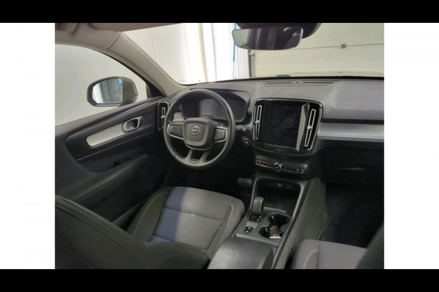 Volvo XC40 1.5 T2 Momentum NL-AUTO | TREKHAAK | STOEL VERWARMING