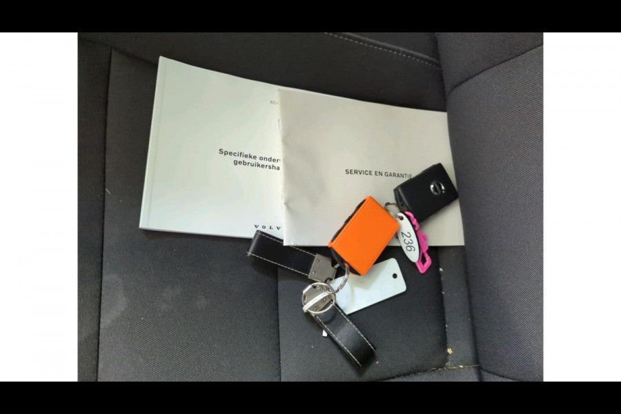 Volvo XC40 1.5 T2 Momentum NL-AUTO | TREKHAAK | STOEL VERWARMING