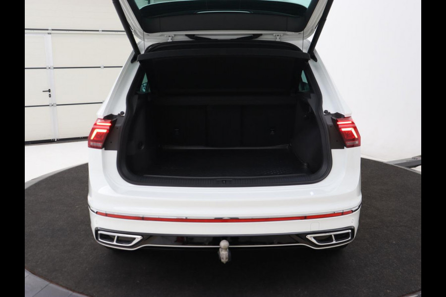 Volkswagen Tiguan 1.4 TSI eHybrid R Line | Trekhaak | Matrix LED | Carplay | Adaptive cruise | Park Assist | Navigatie | Keyless | Virtual Cockpit | Parkeerhulp | PHEV | Plug In
