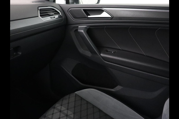 Volkswagen Tiguan 1.4 TSI eHybrid R Line | Trekhaak | Matrix LED | Carplay | Adaptive cruise | Park Assist | Navigatie | Keyless | Virtual Cockpit | Parkeerhulp | PHEV | Plug In