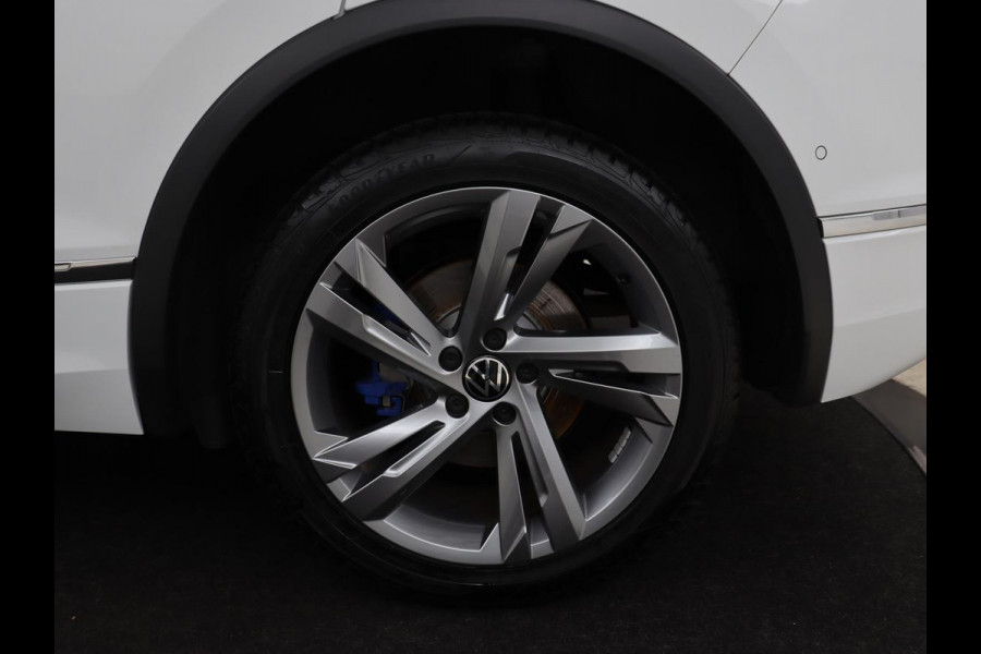 Volkswagen Tiguan 1.4 TSI eHybrid R Line | Trekhaak | Matrix LED | Carplay | Adaptive cruise | Park Assist | Navigatie | Keyless | Virtual Cockpit | Parkeerhulp | PHEV | Plug In