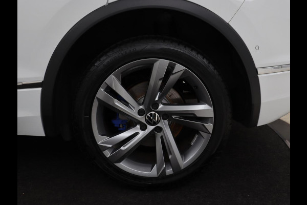 Volkswagen Tiguan 1.4 TSI eHybrid R Line | Trekhaak | Matrix LED | Carplay | Adaptive cruise | Park Assist | Navigatie | Keyless | Virtual Cockpit | Parkeerhulp | PHEV | Plug In