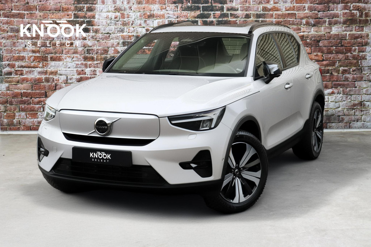 Volvo XC40 Recharge Twin Ultimate 78 kWh / Panoramadak / Stoelverwarming / Parkeersensoren voor+achter / Apple Carplay/Android Auto / 19 Inch / LED / Harman Kardon