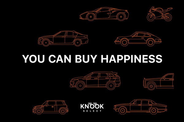 Volkswagen Golf 2.0 TSI R 4Motion / Adaptief Onderstel / Harman Kardon / 100% Historie / Panoramadak / LED / 19 Inch / Head-Up Display / Sportstoelen / Stoelverwarming / Stuurwiel Verwarmd / Dodehoek Detectie