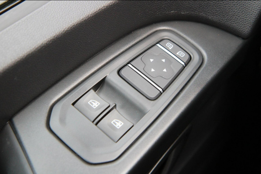 Renault Trafic 2.0 Blue 150PK Automaat L2H1 DC / 6 pers / Trekhaak / App connect