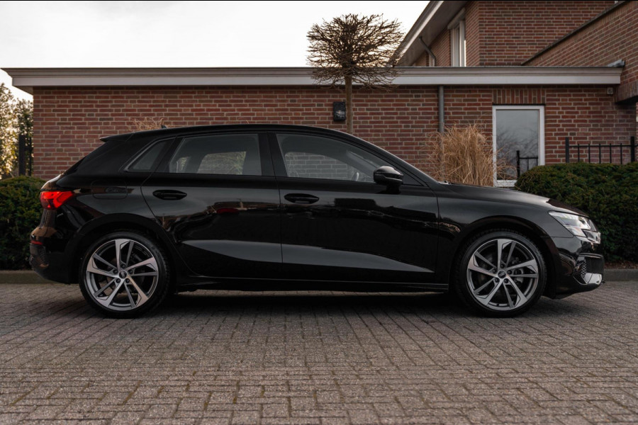 Audi A3 Sportback 30 TFSI Business Edition 110 PK 1e Eig Adaptive Stoelverwarming Full LED 18''