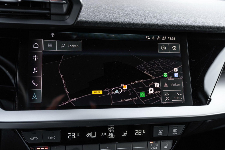 Audi A3 Sportback 30 TFSI Business Edition 110 PK 1e Eig Adaptive Stoelverwarming Full LED 18''