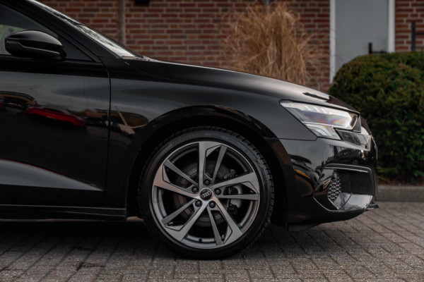 Audi A3 Sportback 30 TFSI Business Edition 110 PK 1e Eig Adaptive Stoelverwarming Full LED 18''