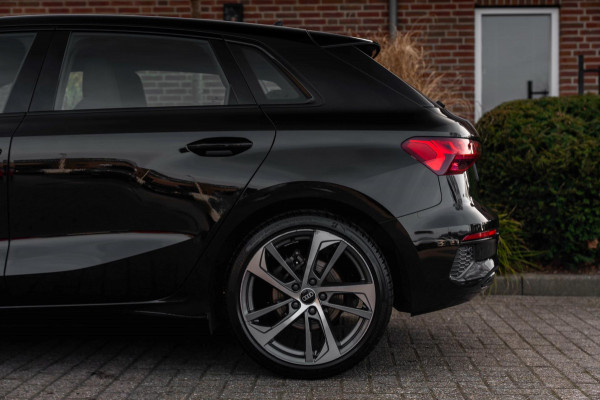 Audi A3 Sportback 30 TFSI Business Edition 110 PK 1e Eig Adaptive Stoelverwarming Full LED 18''