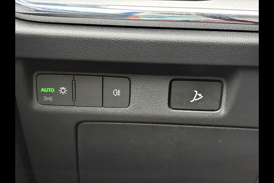 Škoda ENYAQ iV 60 | Wegklapbare trekhaak | Stoelverwarming | Warmtepomp