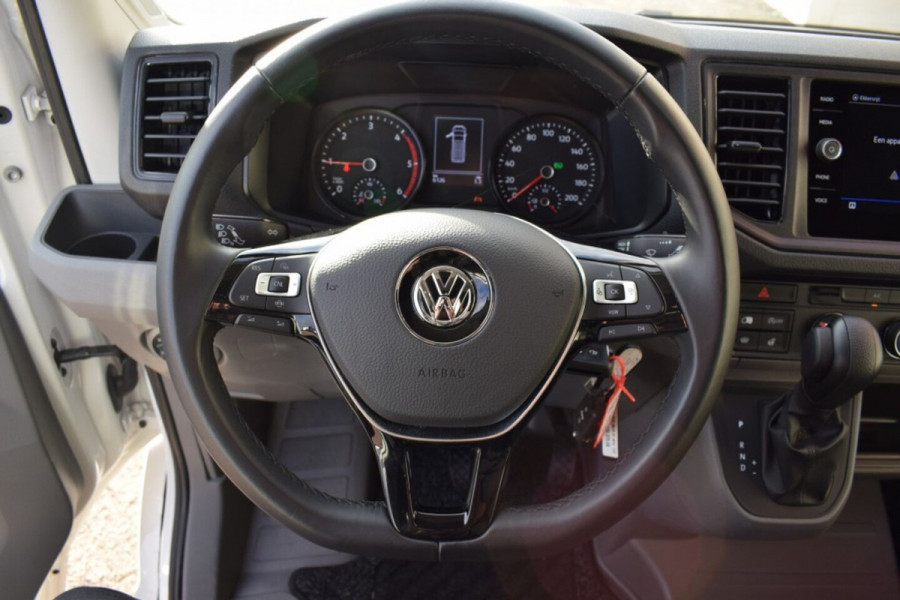 Volkswagen Crafter 2.0 TDI L3H3 Highline 140 PK LED TREKHAAK NAVI BETIMMERING