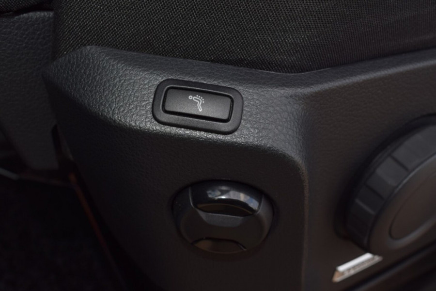 Volkswagen Crafter 2.0 TDI L3H3 Highline 140 PK LED TREKHAAK NAVI BETIMMERING