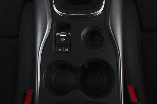 Renault Kadjar 1.3 TCe 160 PK Black Edition - Automaat Orig. NL | Cruise | PDC | Camera | NAV + App. Connect | Stoelverw. | ECC | Bose | Trekhaak | LM 19" |