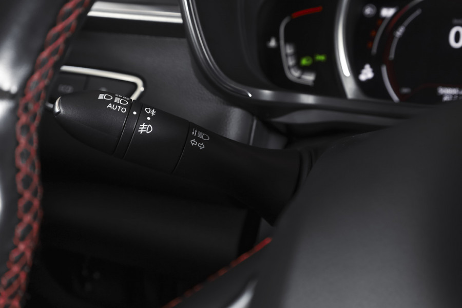 Renault Kadjar 1.3 TCe 160 PK Black Edition - Automaat Orig. NL | Cruise | PDC | Camera | NAV + App. Connect | Stoelverw. | ECC | Bose | Trekhaak | LM 19" |