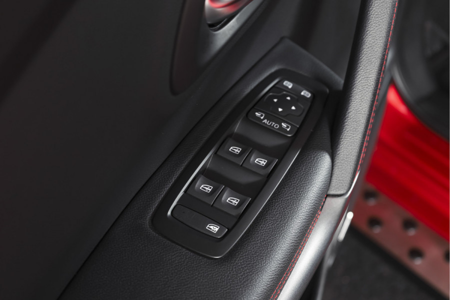 Renault Kadjar 1.3 TCe 160 PK Black Edition - Automaat Orig. NL | Cruise | PDC | Camera | NAV + App. Connect | Stoelverw. | ECC | Bose | Trekhaak | LM 19" |